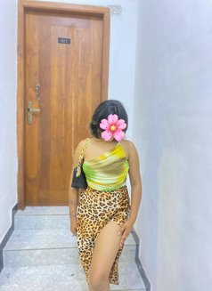 Sherin Amisha - puta in Colombo Photo 15 of 18