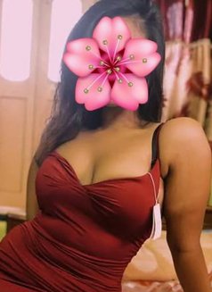 Sherin Hashi Colpetty - puta in Colombo Photo 1 of 1