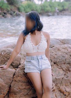 Sherin K - puta in Colombo Photo 2 of 4