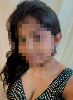 Sherly - escort in Chennai Photo 8 of 12