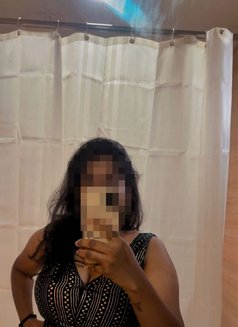 Sherly - escort in Chennai Photo 9 of 12