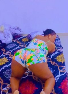 Sherly - escort in Muscat Photo 1 of 1