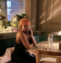 Sherry - escort in Pune Photo 7 of 8