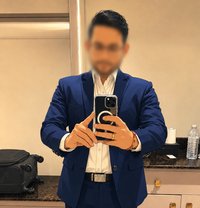 Sherry Stallion - Male adult performer in New Delhi