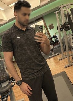Shery “James” - Masajista in Dubai Photo 1 of 3