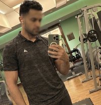 Shery “James” - masseur in Dubai