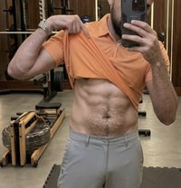 Shery “James” - masseur in Dubai