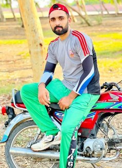 Sheryar - Acompañantes masculino in Islamabad Photo 1 of 4