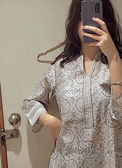 Shesh - escort in Colombo Photo 1 of 1