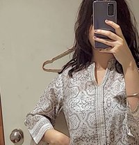 Shesh - escort in Colombo