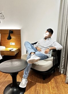 Shevin Mrc - Male escort in Colombo Photo 3 of 3