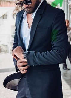 Shevin - Male escort in Colombo Photo 3 of 3