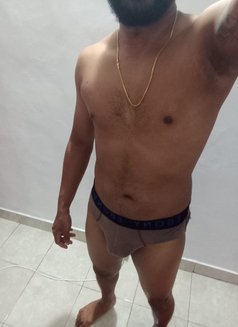 Shevon - Male escort in Colombo Photo 3 of 6