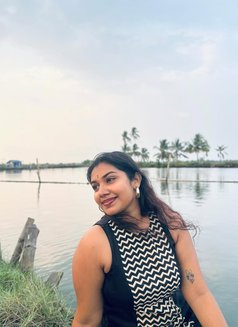 Sheya - escort in Kochi Photo 1 of 3