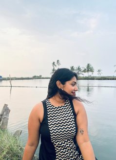 Sheya - escort in Kochi Photo 3 of 3