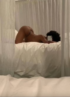 Sheyla - escort in Bangkok Photo 4 of 6