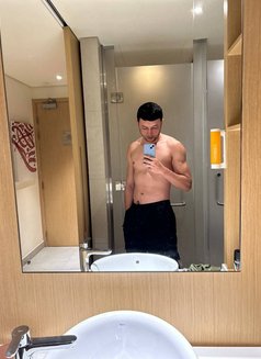 Sheyx - masseur in Dubai Photo 1 of 3
