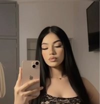 Shi newest in town - puta in Hong Kong Photo 2 of 5