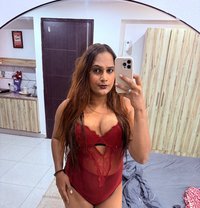Shiddat - Acompañantes transexual in Surat