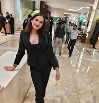 Shiddat - Transsexual escort in New Delhi