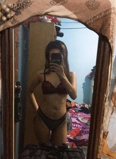 Shiela Maesy Sexy Slim Lactating Milf - puta in Manila Photo 2 of 5