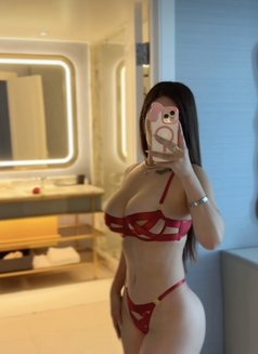 Shiella - escort in Hong Kong Photo 4 of 4