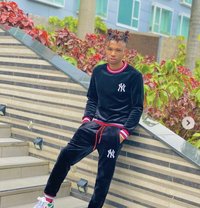 Shifter - Intérprete masculino de adultos in Abuja