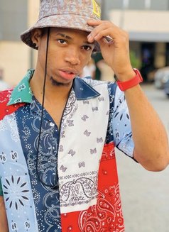 Shifter - Intérprete masculino de adultos in Abuja Photo 2 of 8