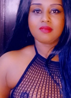 Shii - escort in Muscat Photo 2 of 3