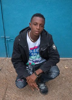 Shiizz - Male escort in Nairobi Photo 9 of 9