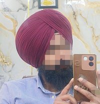 Shikari - Acompañantes masculino in Chandigarh