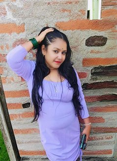 Shikha Live Cam & Real Meet - puta in New Delhi Photo 2 of 3