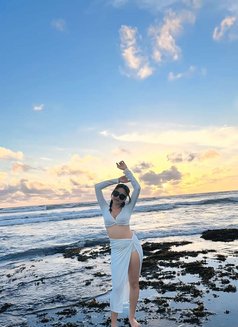 Shilla - puta in Bali Photo 7 of 7