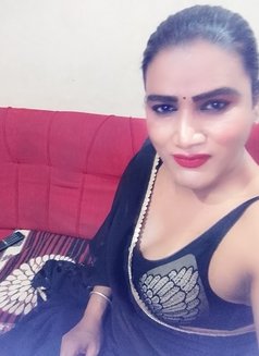 Shilpa - Transsexual escort in Bangalore Photo 3 of 3