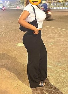 Shilpa 🧿Independent Real Meet & Cam - puta in New Delhi Photo 2 of 6