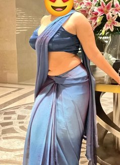Shilpa 🧿Independent Real Meet & Cam - puta in New Delhi Photo 4 of 6