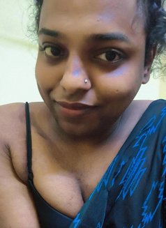 Shilpa - Transsexual escort in Bangalore Photo 5 of 5