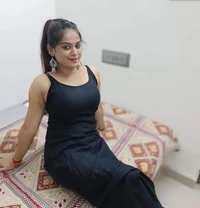 Nidhi - puta in Gurgaon
