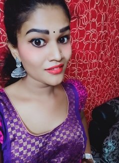 Shimale in T Nagar - Transsexual escort in Chennai Photo 1 of 9