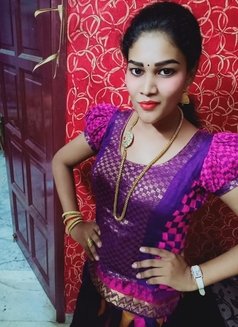 Shimale in T Nagar - Transsexual escort in Chennai Photo 8 of 9