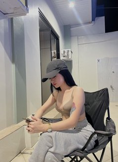 Shin - escort in Manila Photo 1 of 6