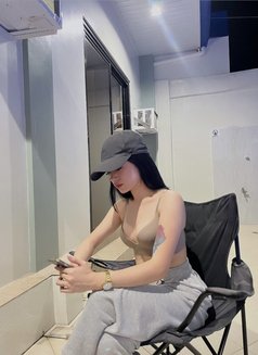 Shin - escort in Manila Photo 2 of 6