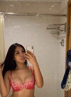 Shin Back in Singapore - Transsexual escort in Singapore Photo 17 of 19