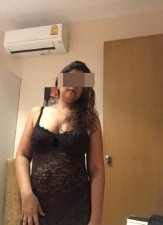 Shina - escort in Bangkok Photo 1 of 3