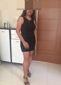 Shina - escort in Bangkok Photo 2 of 3