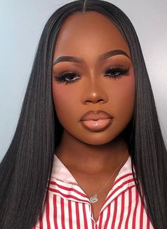 Shinah, Hot Queen in the City - puta in Kathmandu Photo 1 of 2