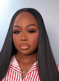 Shinah, Hot Queen in the City - puta in Kathmandu Photo 2 of 2