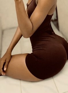 Shine - Masajista in Abuja Photo 3 of 4