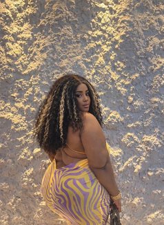 Shine - masseuse in Lagos, Nigeria Photo 1 of 5