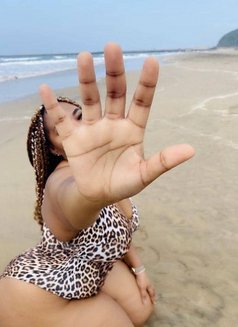 Shine - Masajista in Lagos, Nigeria Photo 2 of 5